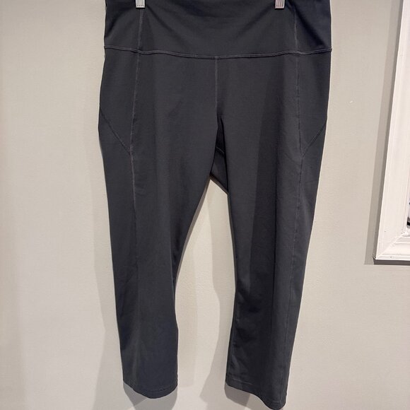 Under Armour UA HeatGear Reflect Hi-Rise Crop Leggings - Picture 1 of 2